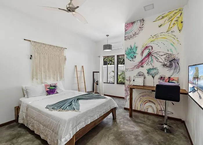 Casa Indy 3bdrm With Pool In Town Centre Villa