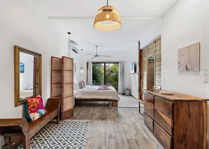 Casa Indy 3bdrm With Pool In Town Centre *