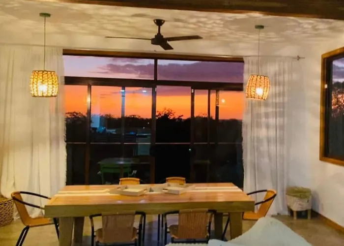 Casa Indy 3bdrm With Pool In Town Centre